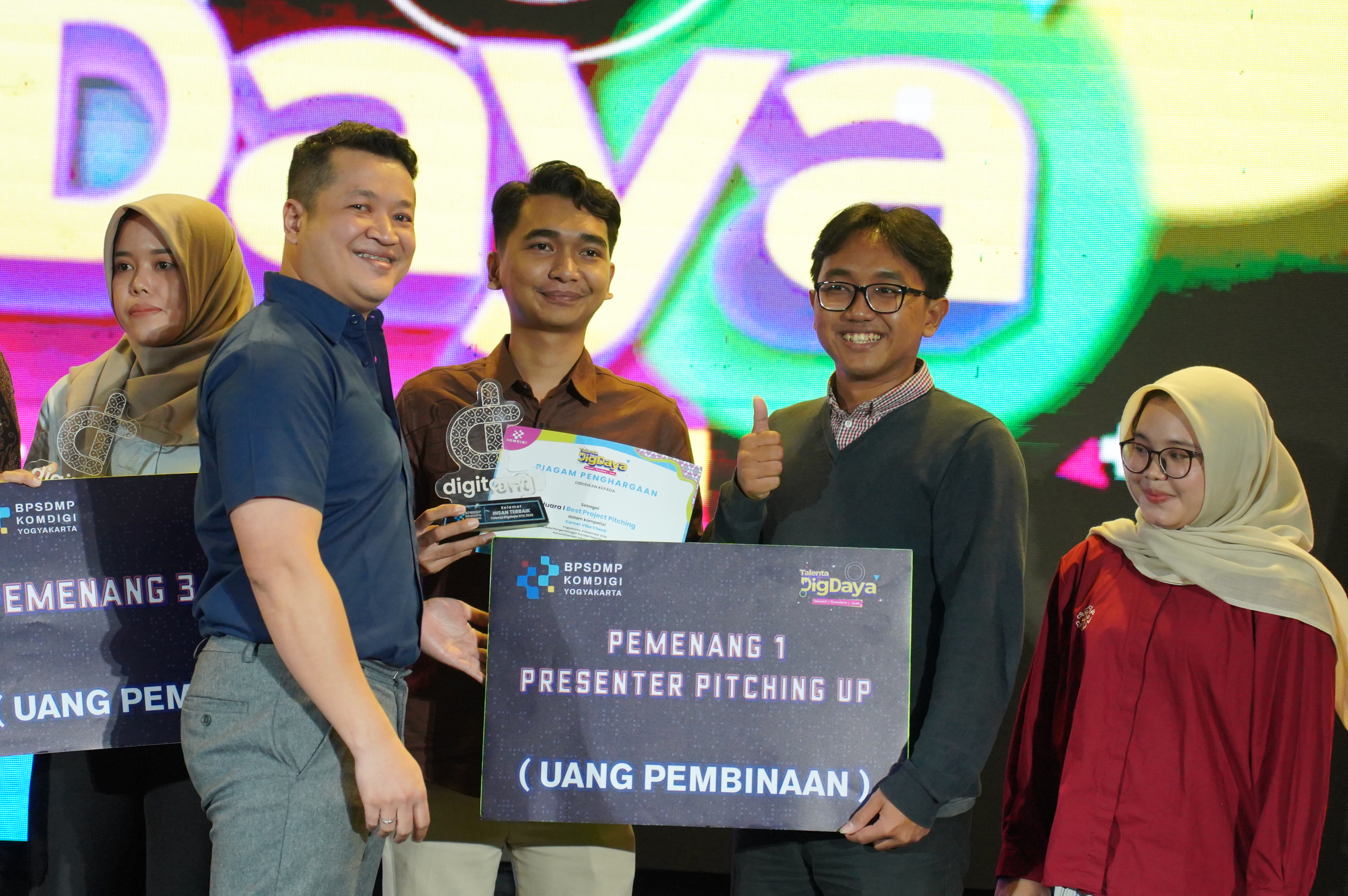 1st Pitching Project Talenta Digdaya KOMDIGI Yogyakarta 2025 - Fikri Sidiq